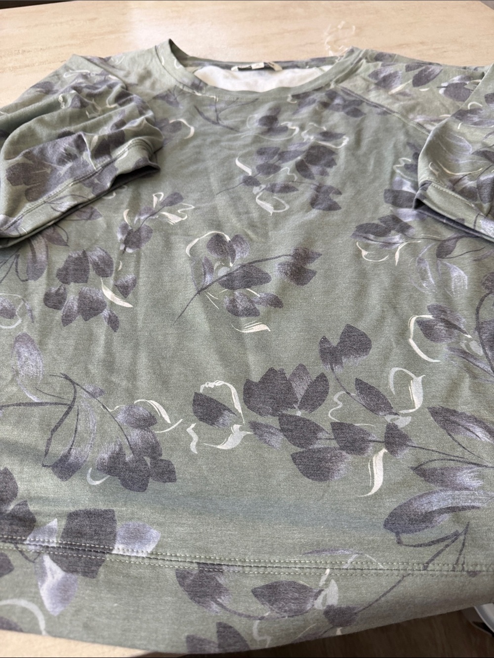 Zac & Rachel Sage Green Floral Crewneck short sleeve Sweatshirt